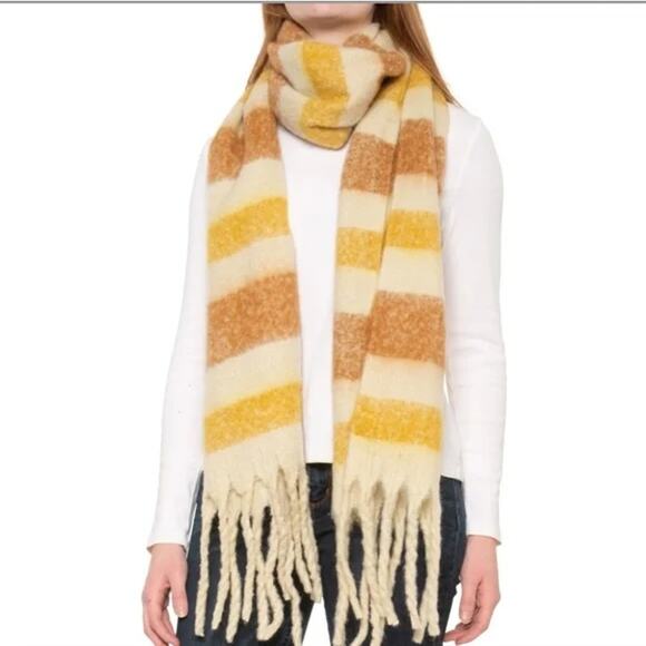 Frye & Co butter soft fringe striped blanket scarf warm cozy fall winter luxury - Picture 1 of 6